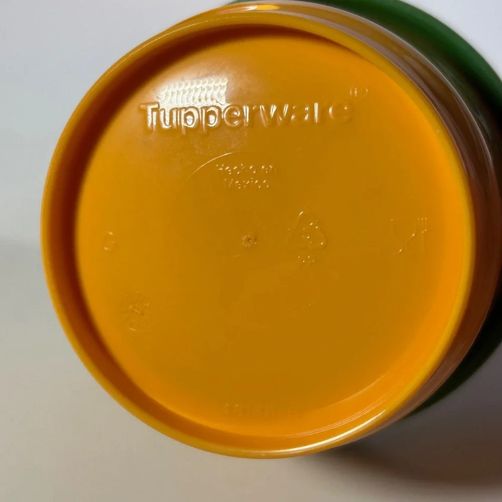 Tupperware Aquaman Snack Cup & Tumbler 16oz Yellow Green Flip Top Lid Kids Adult
